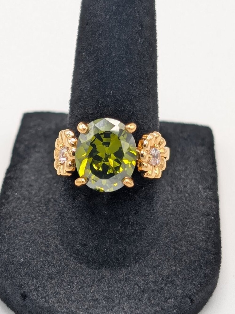 Vintage 3.85 CT Green Peridot Cocktail Ring Gold Floral CZ Flower Fairy Size 7